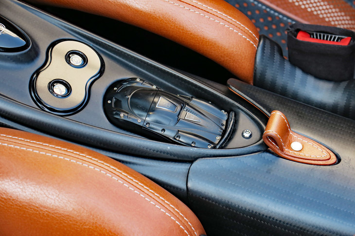 パガーニ・ウアイラ ロードスターBC（リモコンキー）