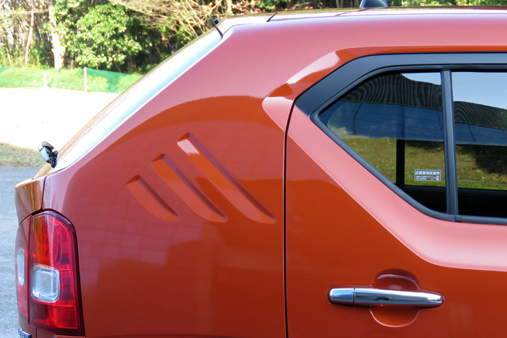 スズキ・イグニス ハイブリッドMZ（Cピラー）