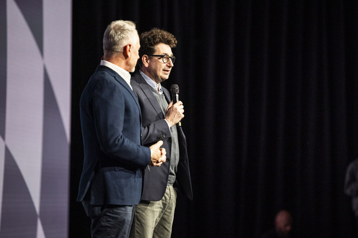 アウディF1チームのジョナサン・ウィートリー代表（写真左）と、アウディF1プロジェクトの責任者であるマッティア・ビノットCOO（同右）。