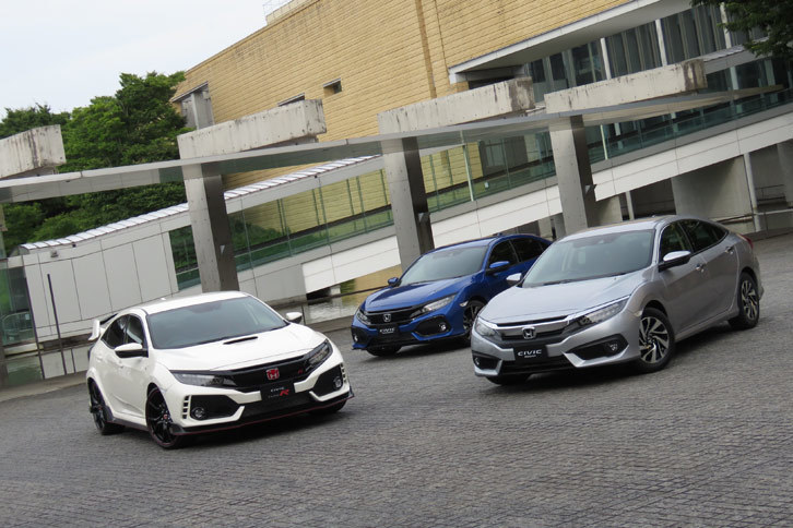 新型「ホンダ・シビック」の3モデル。
