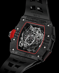 裏側から見た「RM 50-03トゥールビヨン スプリットセコンド クロノグラフ ウルトラライト マクラーレンF1」。スケルトン状の窓を通して、極めて複雑な内部構造を目にすることができる（写真は2017年、発表時のもの）。