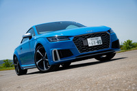 2014年3月のジュネーブモーターショーでデビューした現行型「アウディTT」。今回のマイナーチェンジでは、フロントまわりがより押し出しの強いデザインに変更された。