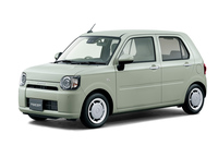 ホイールまわりの意匠に注目。フェンダーの張り出しなどはなく、三日月形のプレスが入っているだけのシンプルなものとなっている。