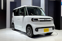 2026年夏にBYDが発売する予定の軽BEV「ラッコ」。駆動方式はFWDで、ロングレンジ仕様の一充電走行距離は300km超になるという。