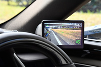 「デジタルアウターミラー」の映像は、左右Aピラーの付け根に備わる5インチモニターに表示される。