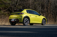 現行型「208」の国内導入はコロナ禍真っ盛りの2020年7月。239万円～という価格設定がもはや懐かしく感じる。