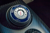 中央にダンパー用ボタンが追加されたドライビングモードスイッチ。