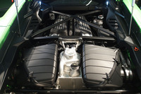 リアミドに積まれる5.2リッターV10自然吸気エンジンは「ウラカンSTO」譲りで、最高出力640PS/8000rpm、最大トルク565N・m/6500rpmを発生。