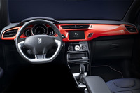 ファッションモデルとコラボした特別な「DS 3」が登場の画像