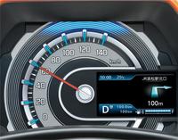 メーター内にはカラー液晶を装備。燃費やナビの右左折指示など、さまざまな情報が分かりやすく表示される。