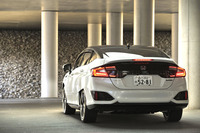 リアバンパーの左側にはエキゾーストパイプならぬ排出口があり、そこから空気や水が排出されるようになっている。