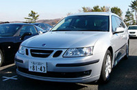 【写真上】「サーブ9-3スポーツエステート・エアロ」【写真下】「サーブ9-3スポーツエステート・アーク」