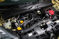 「ゼンEDC」に搭載される1.2リッター直4直噴ターボエンジン。最高出力115ps、最大トルク19.4kgmという数値は6MT仕様と同じだが、最大トルクの発生回転数はより低い1750rpmとなっている。