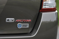 “AEROTOURER（エアロツアラー）”とは、エアロパーツやフロントフォグランプなどが標準で装着され、スポーティーさが強調されたグレード。アイドリングストップ機構はオプション。