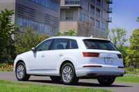 ボディーカラーは全9色。特別な色を注文できるサービス「アウディ エクスクルーシブ」も用意されている。