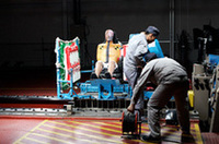 
	側面衝突時のダメージシミュレーター（写真＝マツダ）
	 