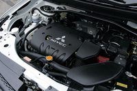 三菱アウトランダーG 5人乗り（4WD/CVT）／G 7人乗り（4WD/CVT）【短評（後編）】の画像