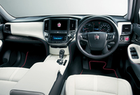 トヨタ、ピンクの「クラウン」の受注結果を発表の画像