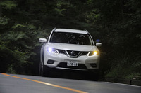 日産エクストレイル20Xハイブリッド“エマージェンシーブレーキ パッケージ”
    