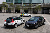 自分で買うか買わないかは別として、ウェブサイト（http://www.volvoc30.se/）で外観とシート、センタースタックの組み合わせを試して遊ぶのは楽しい。