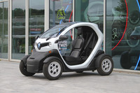 ルノーが開発したコンパクトEV「トゥイジー」。2010年9月のパリモーターショーでデビューした。