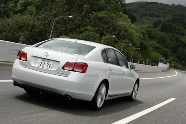 【スペック】全長×全幅×全高＝4830×1820×1425mm／ホイールベース＝2850mm／車重＝1890kg／駆動方式＝FR／3.5リッター V6DOHC24バルブ（296ps/6400rpm、37.5kgm/4800rpm）＋交流同期電動機（200ps、28.0kgm）／価格＝770万円（テスト車＝772万6250円）