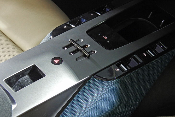 フェラーリ・アマルフィ スパイダー（センターコンソール）