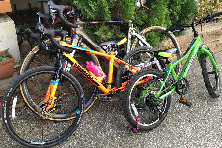 子供を洗脳し、ドロップハンドルがかっこいいと言わせるまでになってきた。来年は里山みたいなところを走りたいと思っている。