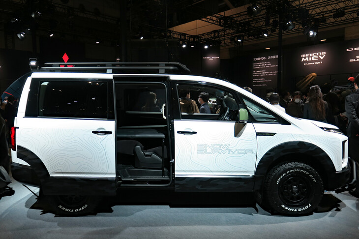 三菱デリカD：5 SNOW SURVIVOR