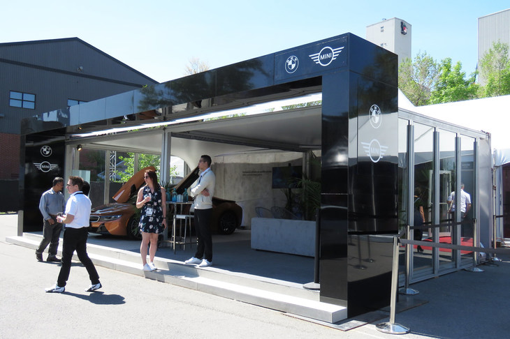 会場の入り口にどーんと特設ブースを設け、電動スーパーカー「i8」を展示していたBMW。何も知らない人が来たら、「Movin'Onの主催者はBMWなんだ」と勘違いしていたかもしれない。