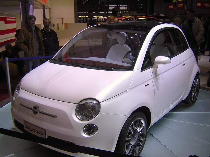 2004年ジュネーブモーターショーに展示された「トレピゥーノ」。筆者撮影。