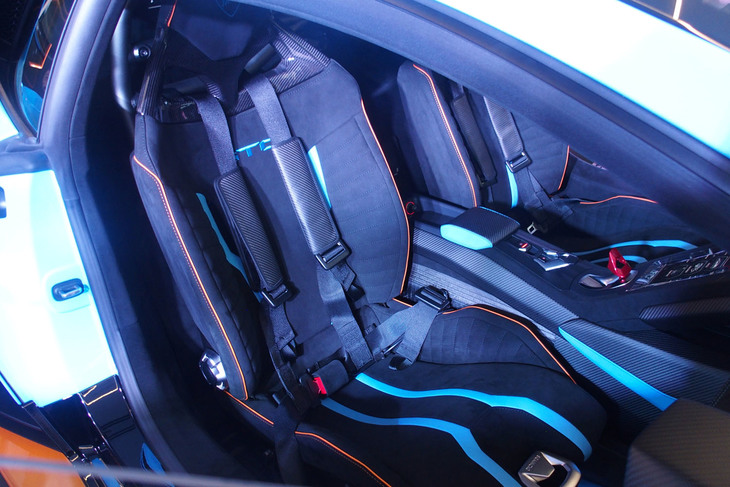 ランボルギーニ・ウラカンSTO（シート）