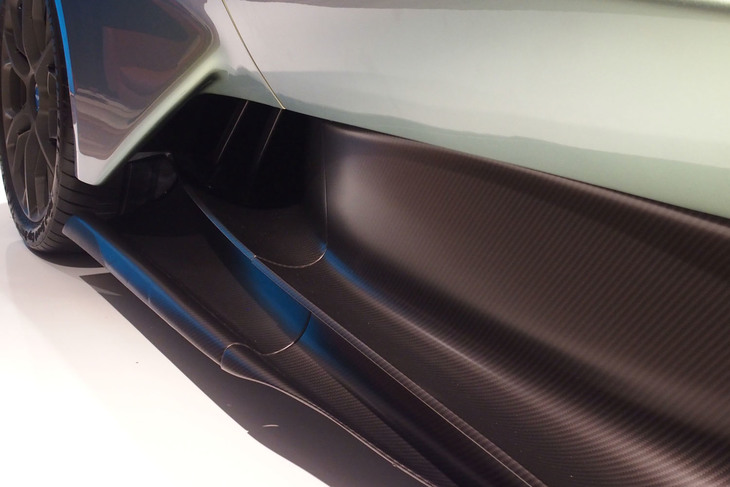 アストンマーティン・ヴァルハラ（サイドエアインテーク）