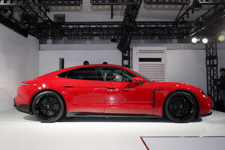 ポルシェ・タイカン ターボ（エクステリア）