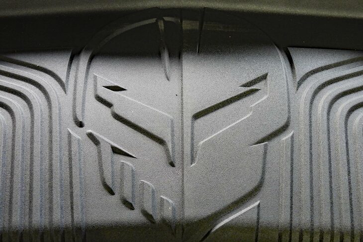 カーゴライナーには、シボレーのワークスチーム「コルベットレーシング」のマークとしておなじみの、“Jake Skull”が描かれていた。