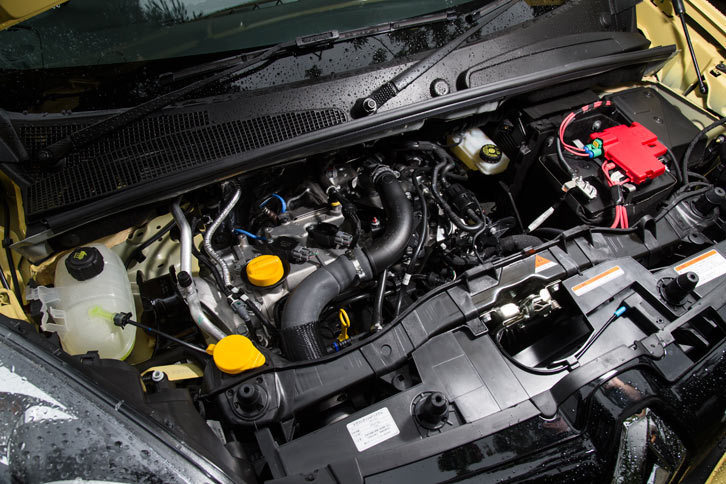 「ゼンEDC」に搭載される1.2リッター直4直噴ターボエンジン。最高出力115ps、最大トルク19.4kgmという数値は6MT仕様と同じだが、最大トルクの発生回転数はより低い1750rpmとなっている。