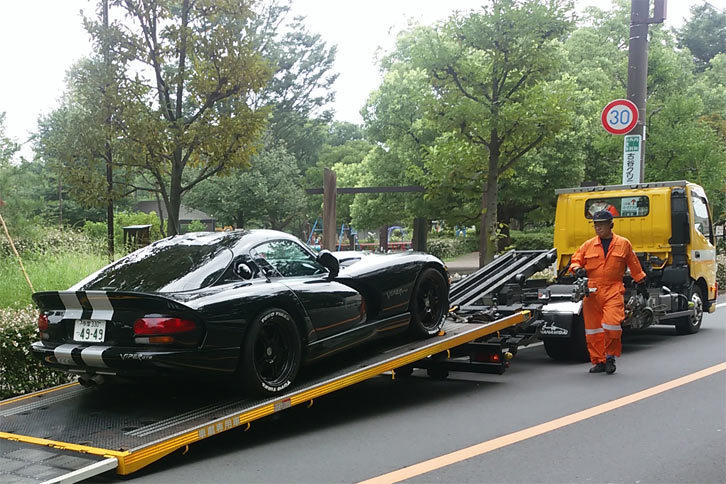 2017年8月19日の武蔵野にて。積車に積まれる「バイパー」の図。今回、バイパーの写真ホントにこれだけです。いやマジで。