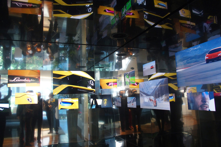 「THE LOUNGE TOKYO」の2階フロア。