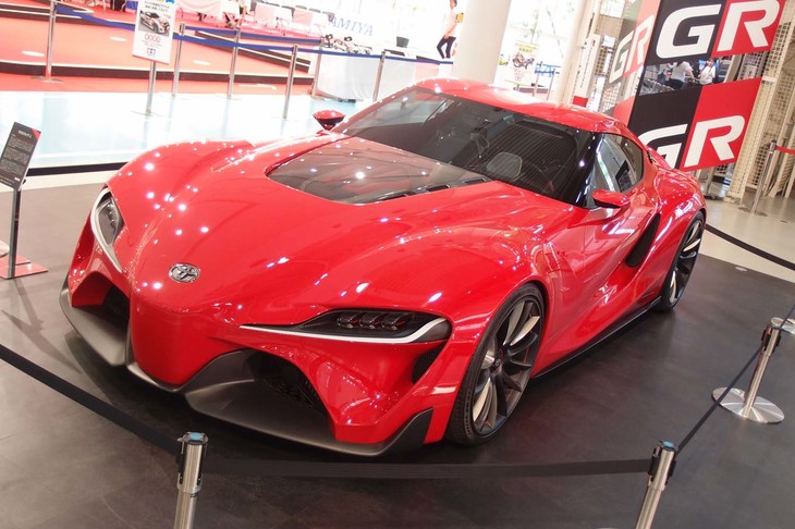 新型「スープラ」のデザインの源流となっているコンセプトカー「FT-1」。2014年1月の北米国際自動車ショーに「トヨタの将来的なスポーツカーデザインをうらなうモデル」として出展され、話題になった。