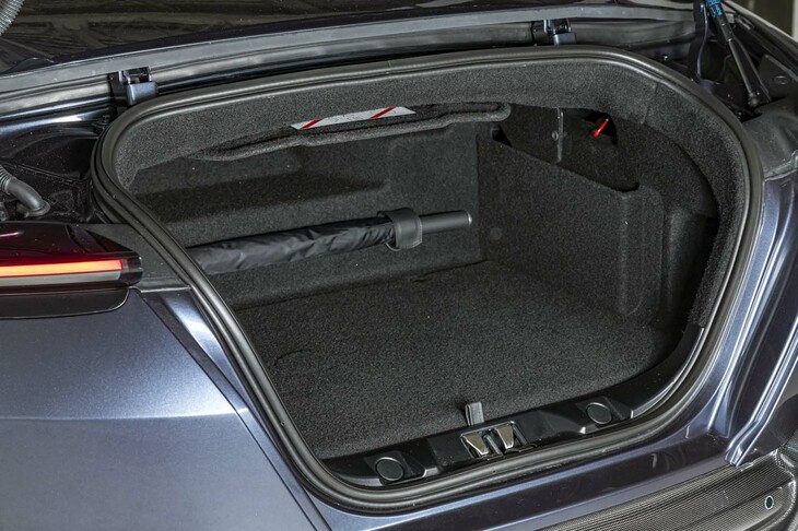 フェラーリ・ローマ スパイダー（トランクルーム）