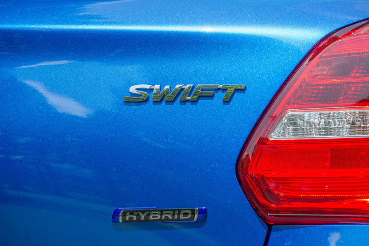 スズキ・スイフト ハイブリッドSL