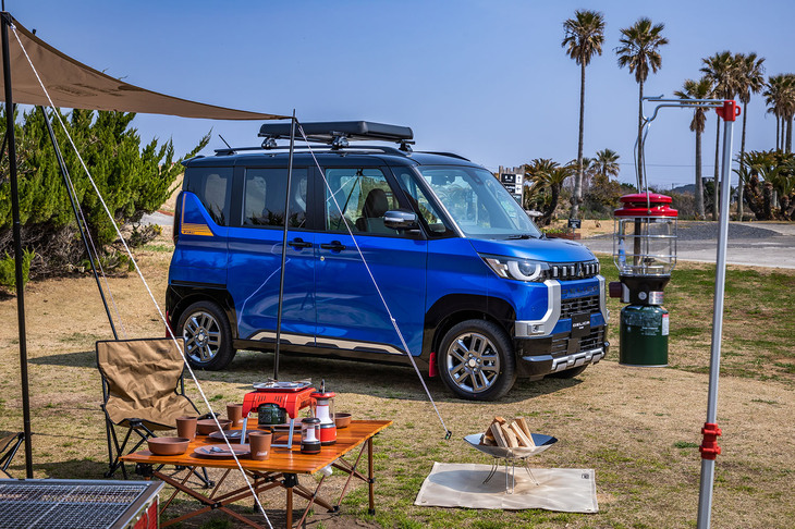 ディーラーオプションの「ワイルドアドベンチャースタイル」で彩られた「デリカミニTプレミアム」。