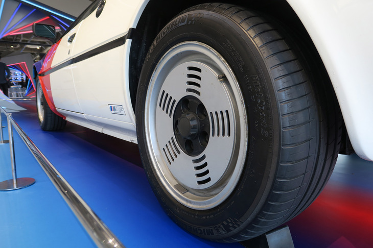 BMW M1（タイヤ＆ホイール）