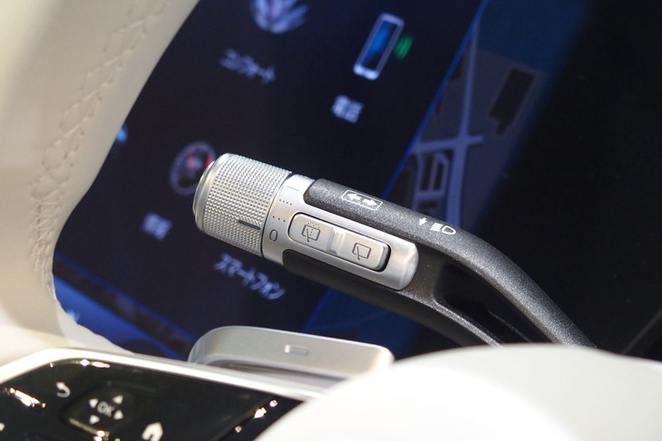 メルセデス・ベンツEQS580 4MATIC SUVスポーツ（ウインカーレバー）