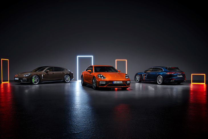 2017年に登場した「パナメーラ スポーツツーリスモ」も同時にマイナーチェンジされた。