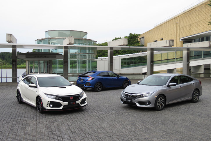 新型「ホンダ・シビック」の3モデル。