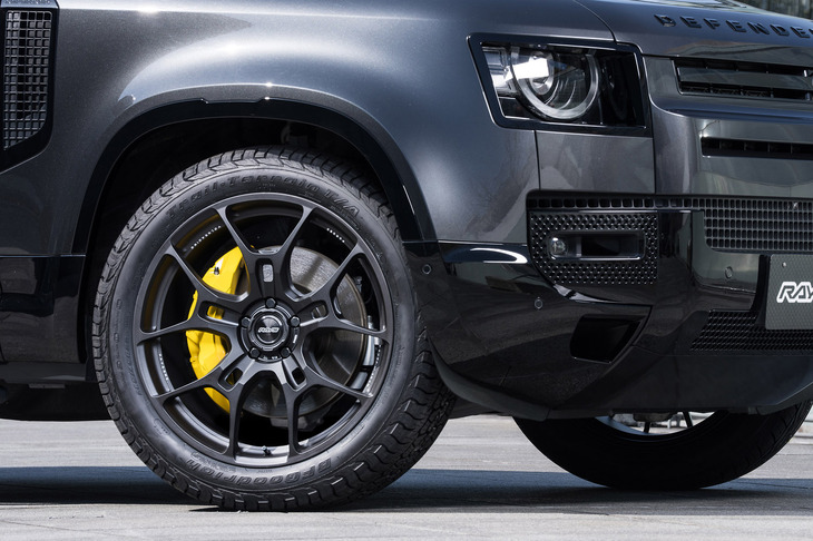 「G025GC」（写真）が開発されたことで、大型のプレミアムSUVでも高性能ホイール「G025」のパフォーマンスが味わえるようになった。