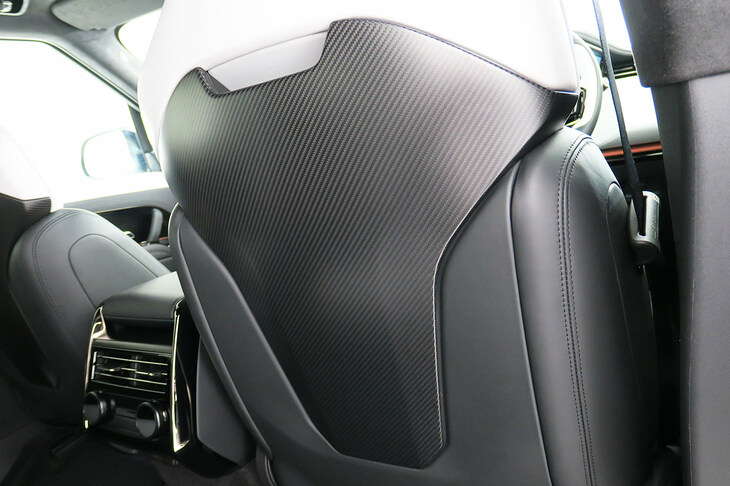 レンジローバー・スポーツSVエディションワン（フロントシートバック）