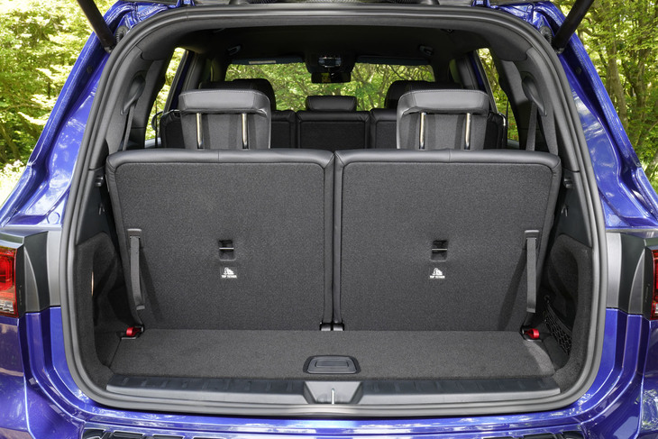 メルセデス・ベンツGLB250 4MATICスポーツ（ラゲッジスペース）