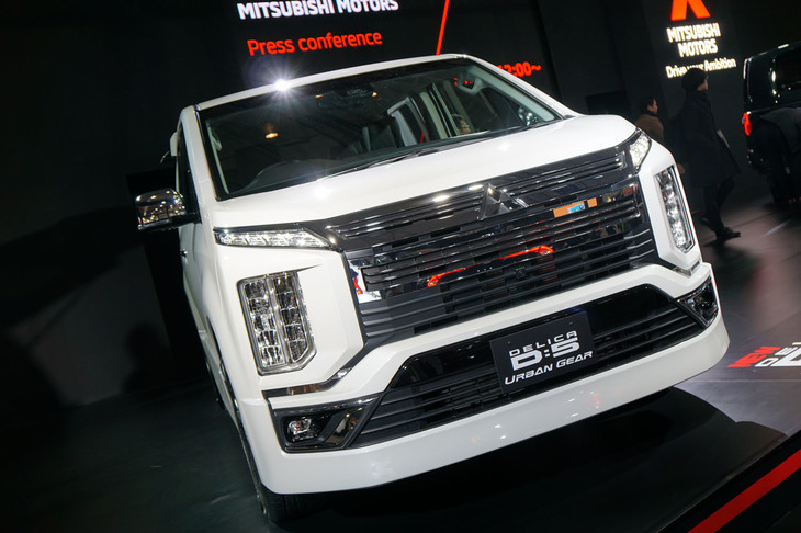 三菱デリカD：5アーバンギア